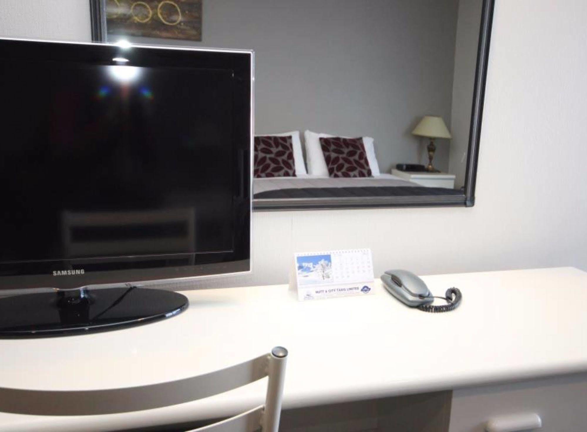 Champers Motor Inn Lower Hutt Dış mekan fotoğraf