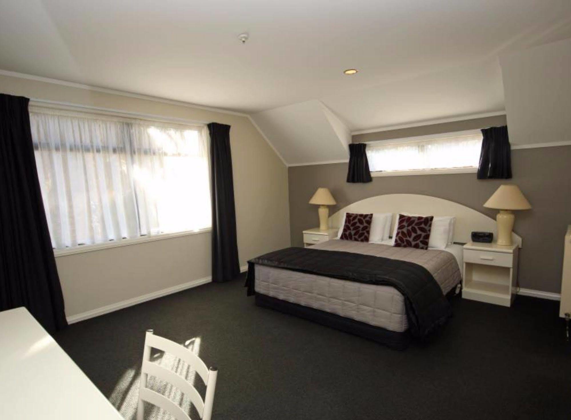 Champers Motor Inn Lower Hutt Dış mekan fotoğraf